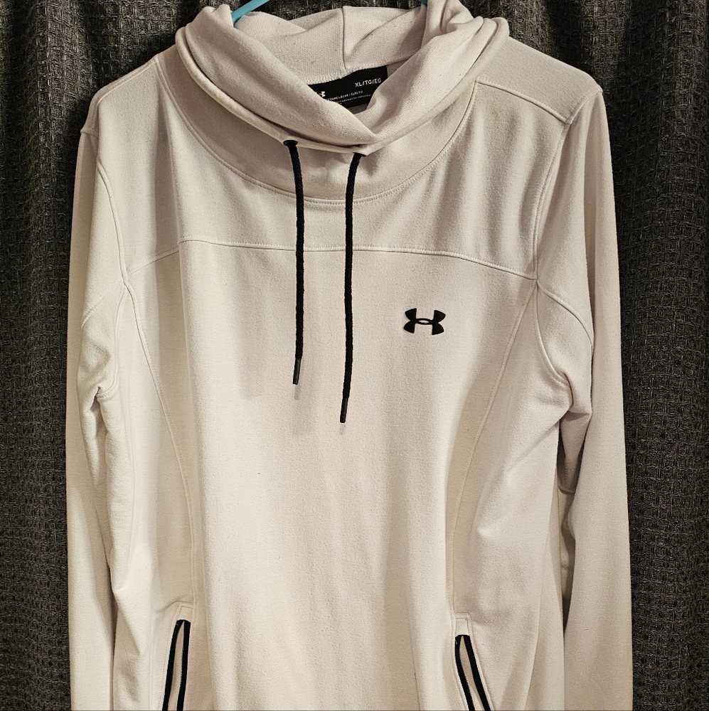 Under Armour Sweatshirt